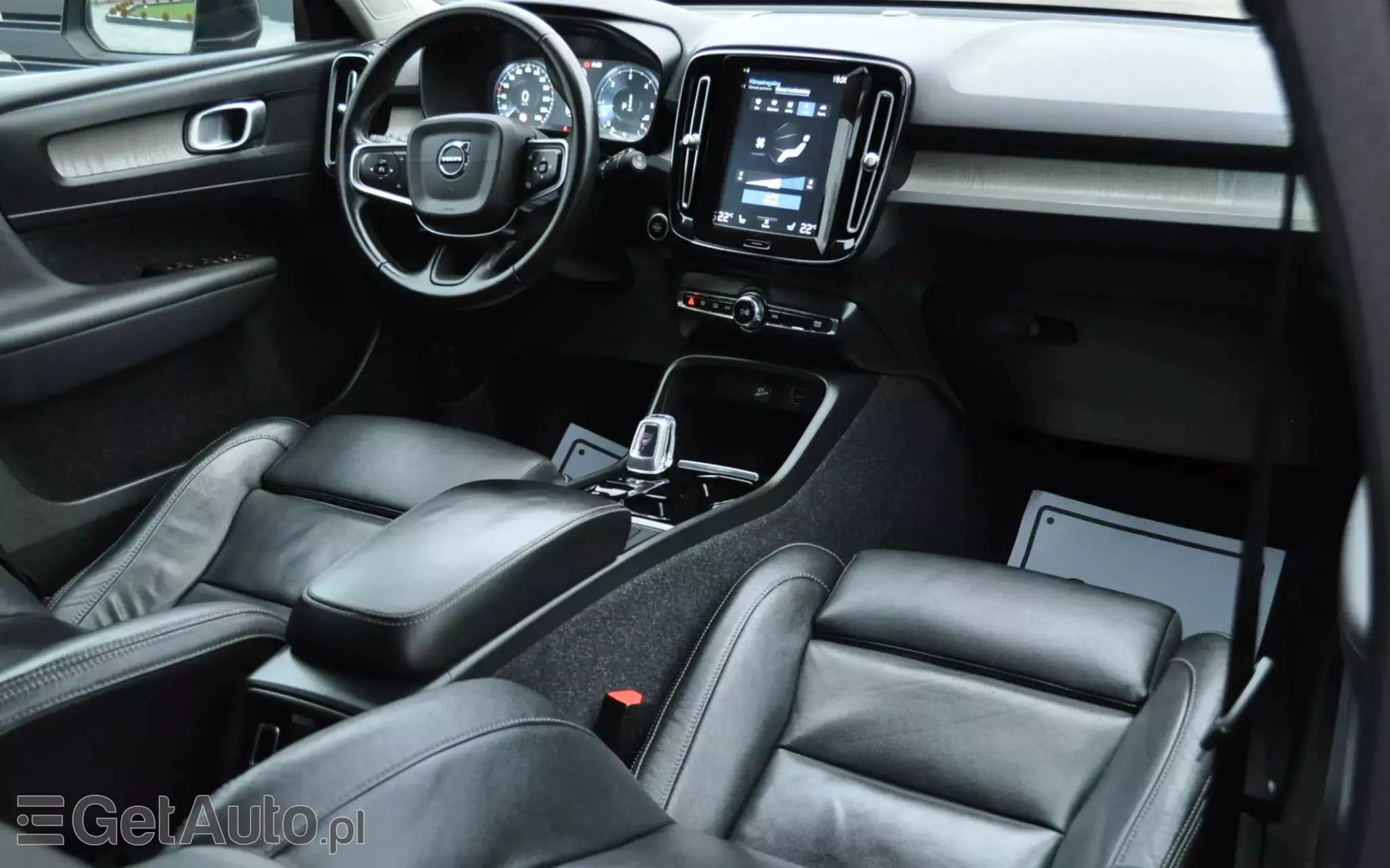 VOLVO XC 40 D3 AWD Momentum Pro