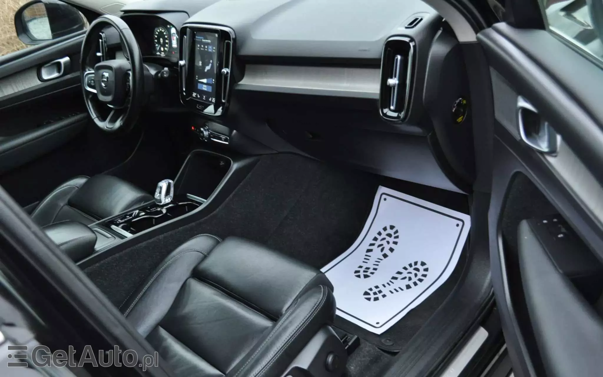 VOLVO XC 40 D3 AWD Momentum Pro