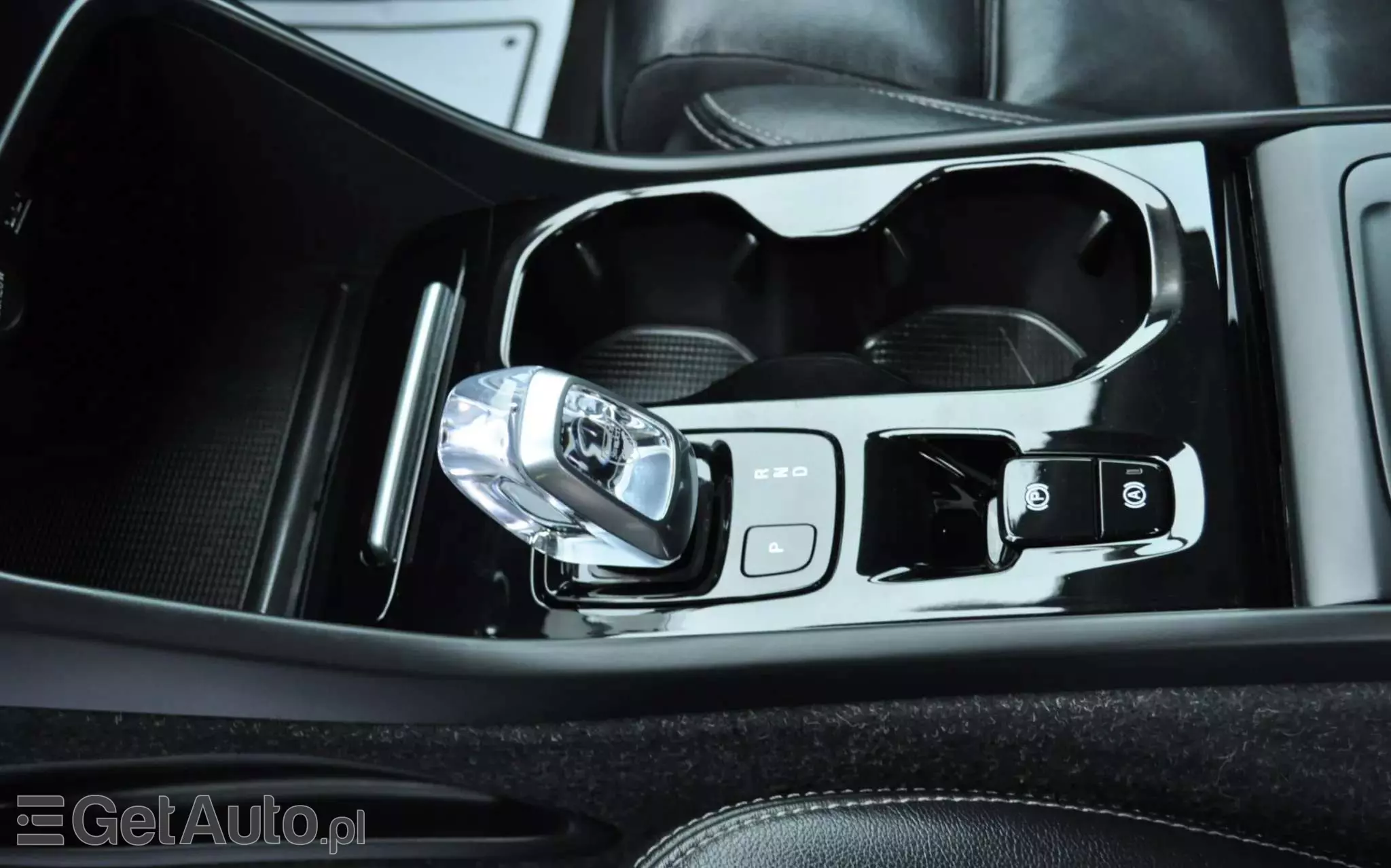 VOLVO XC 40 D3 AWD Momentum Pro