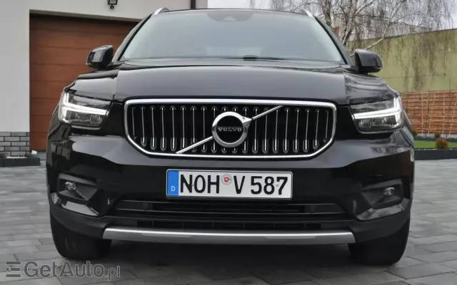 VOLVO XC 40 D3 AWD Momentum Pro