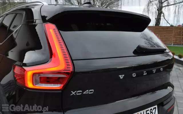 VOLVO XC 40 D3 AWD Momentum Pro