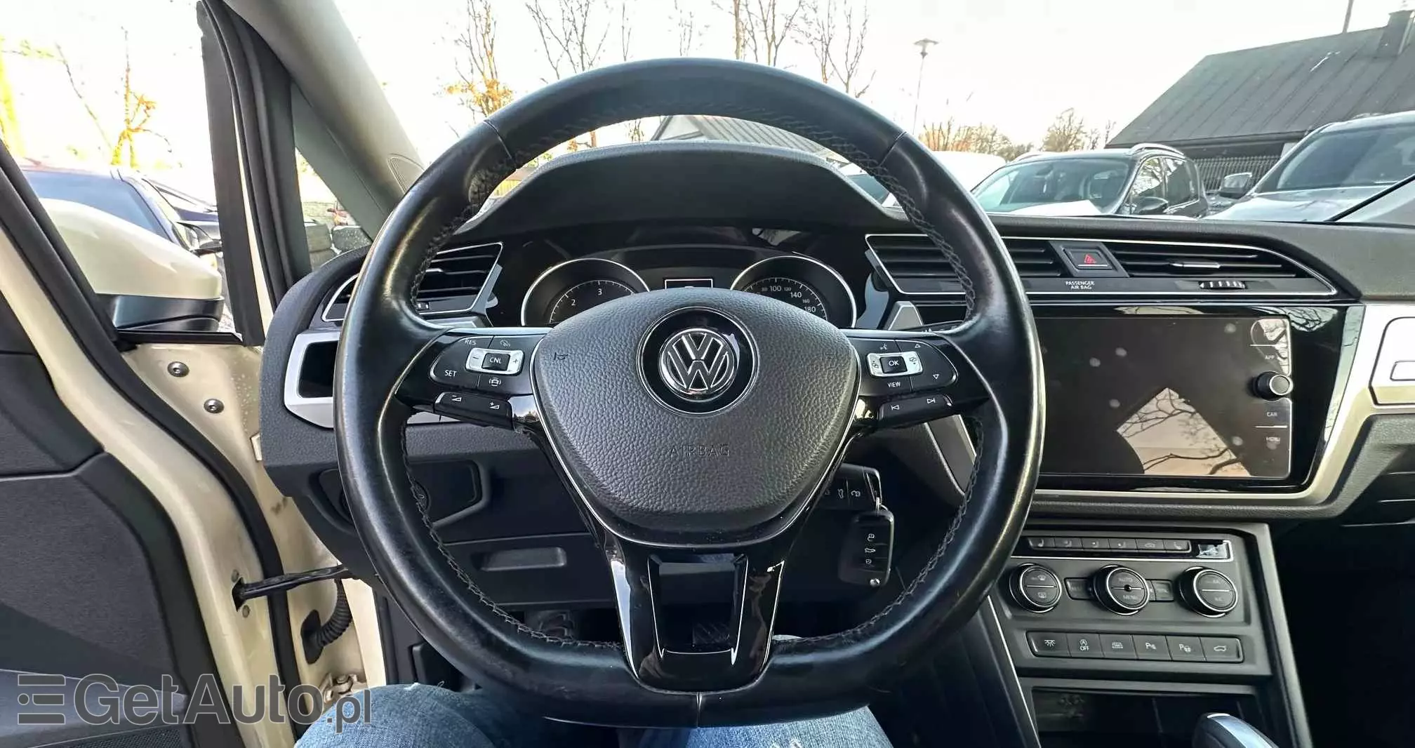VOLKSWAGEN Touran 