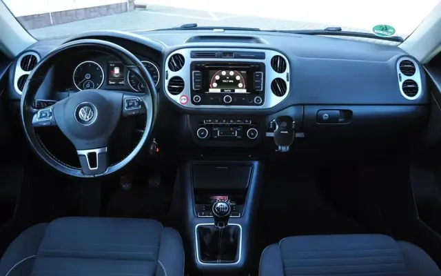 VOLKSWAGEN Tiguan 2.0 TDI DPF BlueMotion Technology Cup Sport & Style