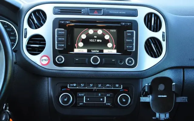 VOLKSWAGEN Tiguan 2.0 TDI DPF BlueMotion Technology Cup Sport & Style