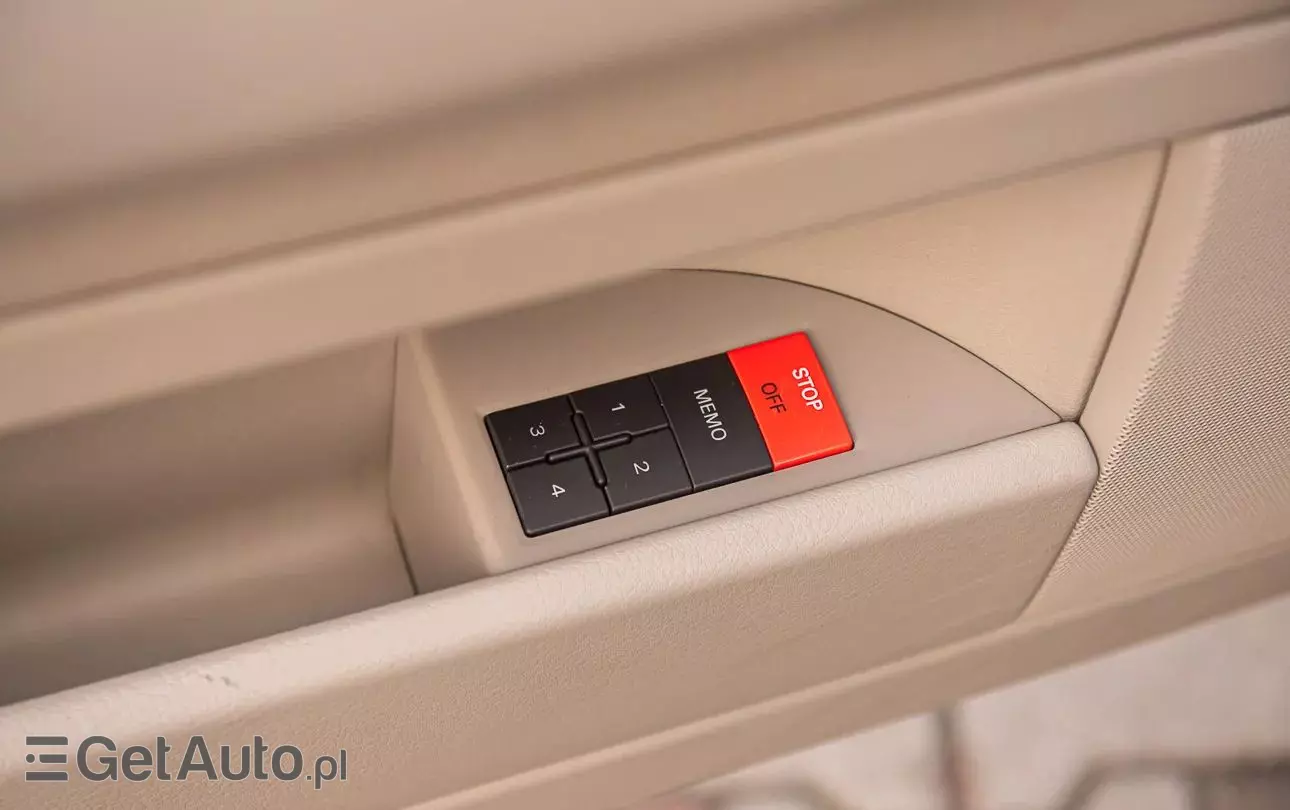 AUDI A4 Avant 2.0 TDI DPF S line Sportpaket (plus)