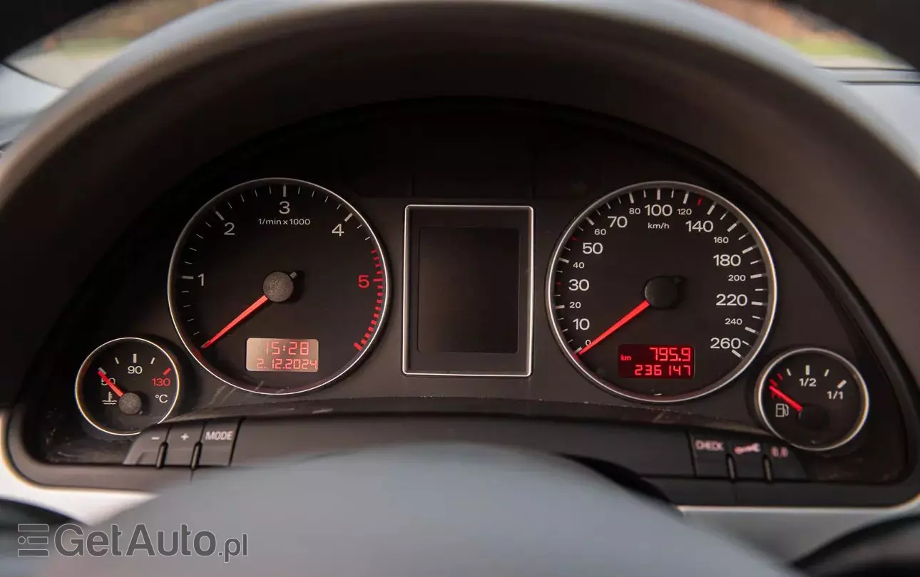 AUDI A4 Avant 2.0 TDI DPF S line Sportpaket (plus)