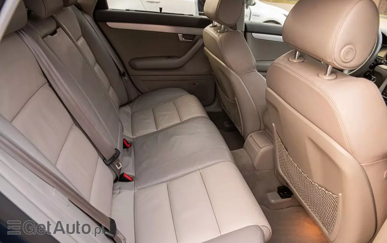 AUDI A4 Avant 2.0 TDI DPF S line Sportpaket (plus)