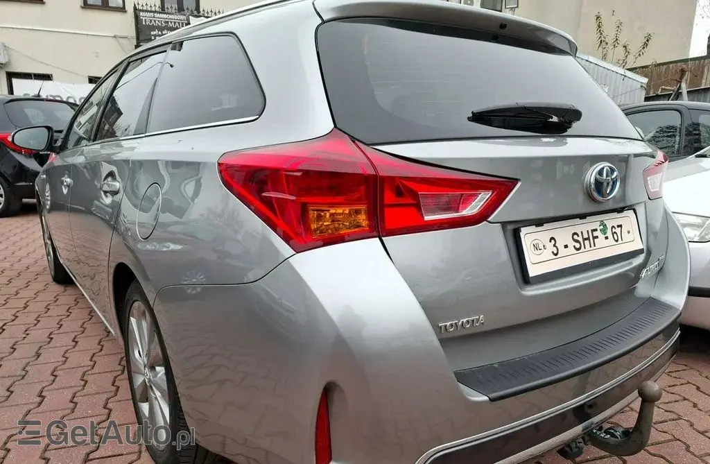 TOYOTA Auris 