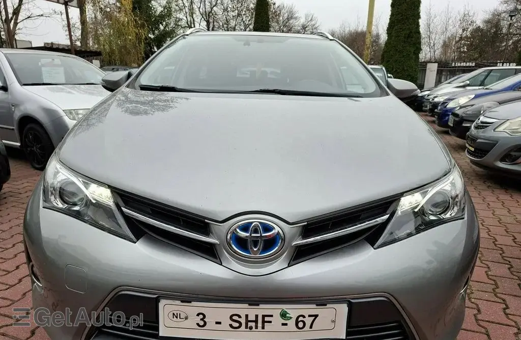 TOYOTA Auris 