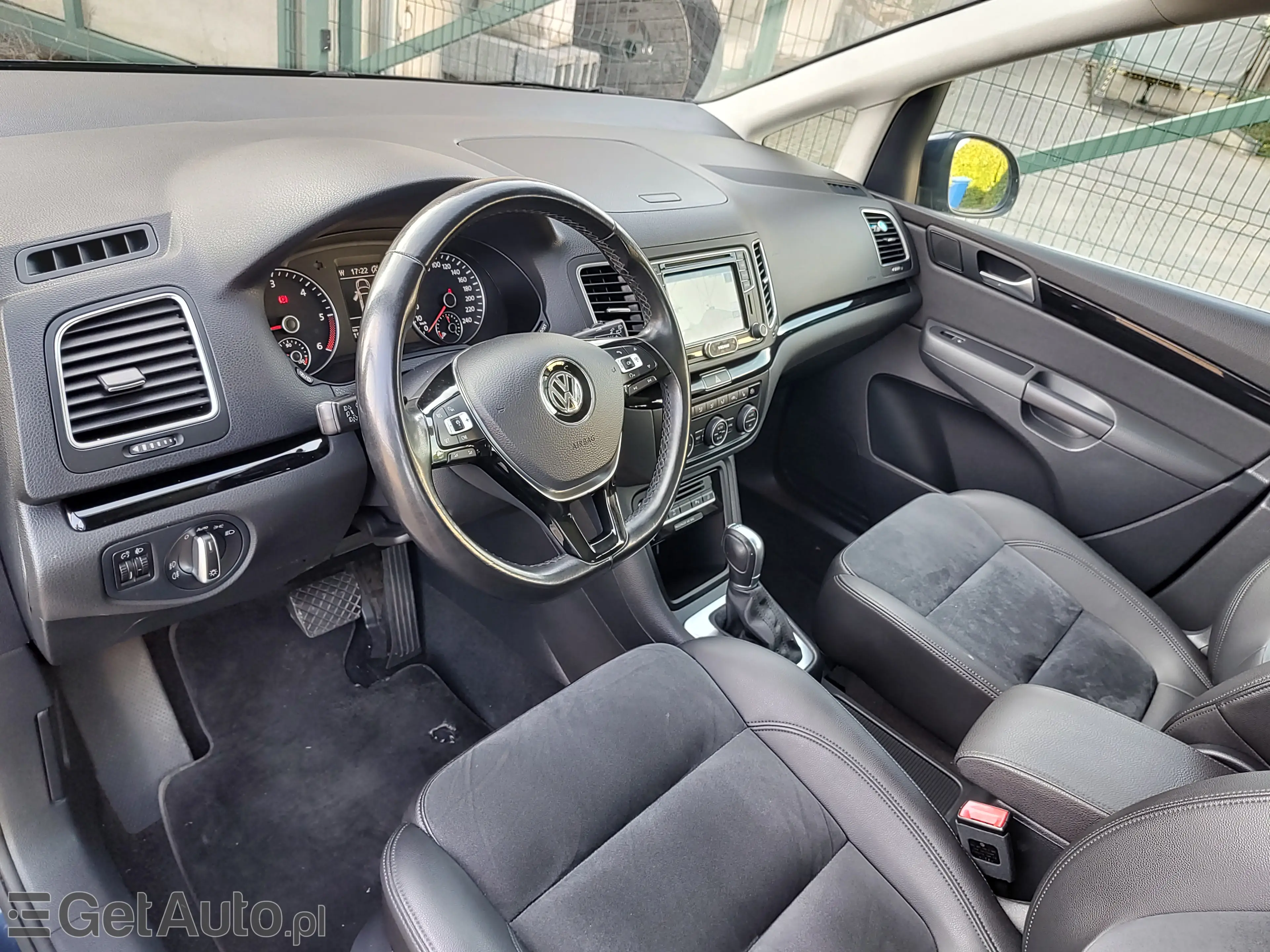 VOLKSWAGEN Sharan Highline DSG