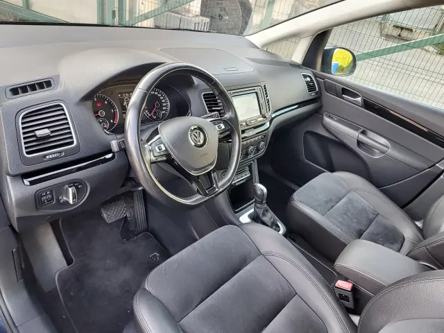 VOLKSWAGEN Sharan Highline DSG