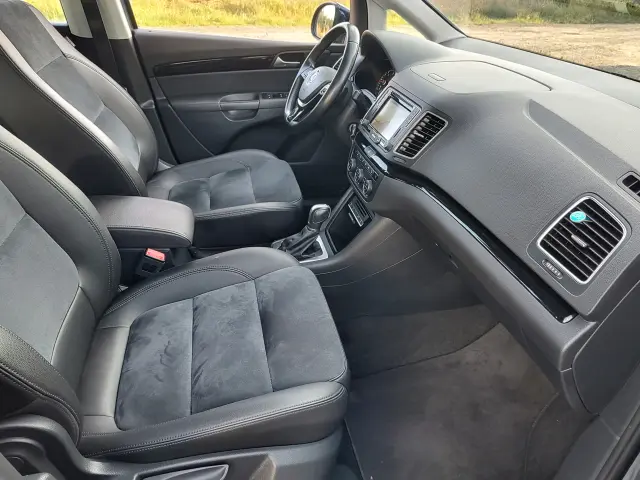 VOLKSWAGEN Sharan Highline DSG