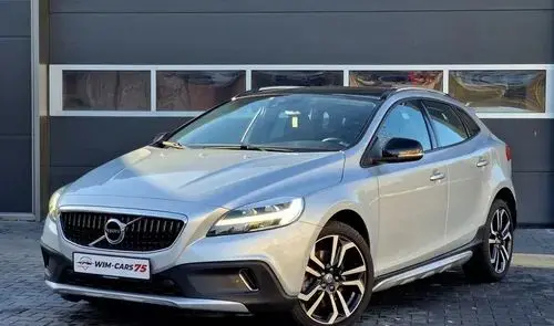 VOLVO V40 Cross Country 