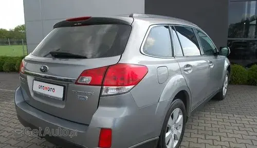 SUBARU Outback 