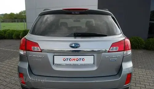 SUBARU Outback 