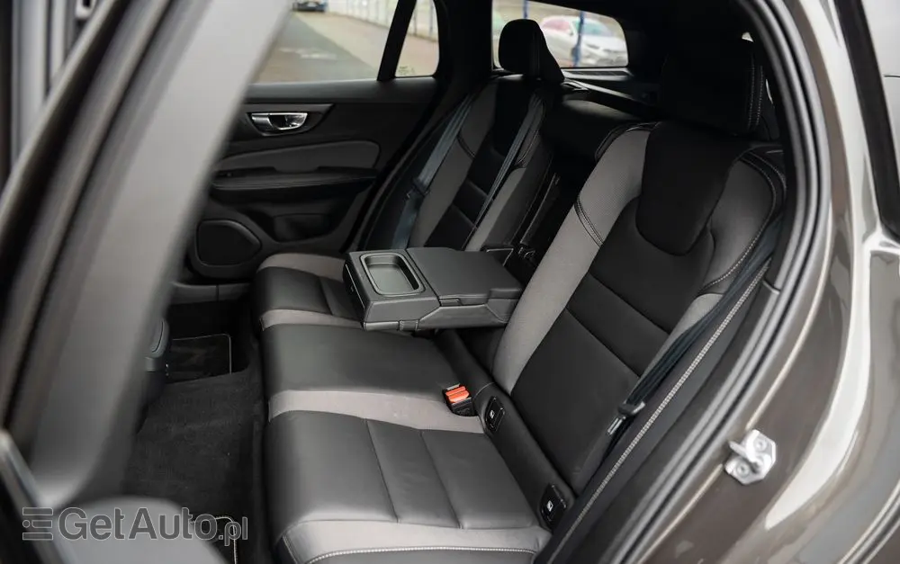 VOLVO V60 B4 B Geartronic RDesign