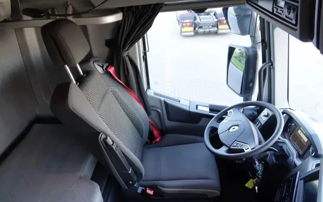 RENAULT C 520  / 6x4 / HYDRAULIKA / RETARDER /  KLIMA POSTOJOWA / 3 OSIOWY CIĄGNIK SIODŁOWY / DMC: 100 000 KG !! / BOGATE WYPOSAŻENIE 