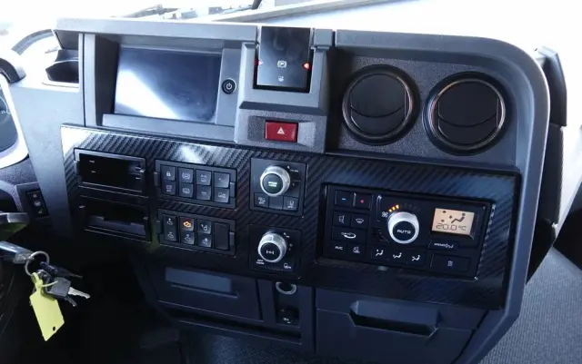 RENAULT C 520  / 6x4 / HYDRAULIKA / RETARDER /  KLIMA POSTOJOWA / 3 OSIOWY CIĄGNIK SIODŁOWY / DMC: 100 000 KG !! / BOGATE WYPOSAŻENIE 