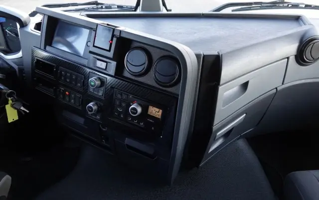 RENAULT C 520  / 6x4 / HYDRAULIKA / RETARDER /  KLIMA POSTOJOWA / 3 OSIOWY CIĄGNIK SIODŁOWY / DMC: 100 000 KG !! / BOGATE WYPOSAŻENIE 