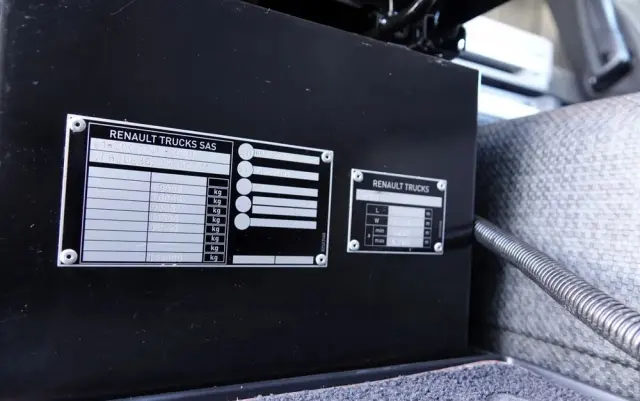 RENAULT C 520  / 6x4 / HYDRAULIKA / RETARDER /  KLIMA POSTOJOWA / 3 OSIOWY CIĄGNIK SIODŁOWY / DMC: 100 000 KG !! / BOGATE WYPOSAŻENIE 