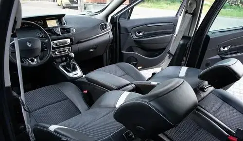 RENAULT Grand Scenic 