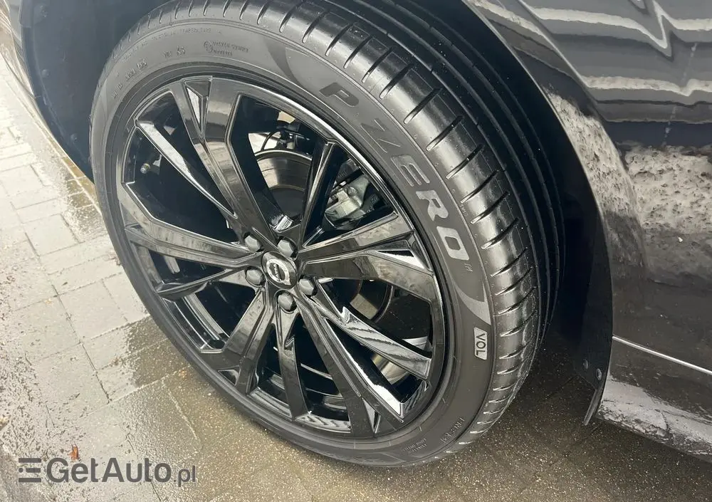 VOLVO XC 60 B5 B AWD Ultra Black Edition