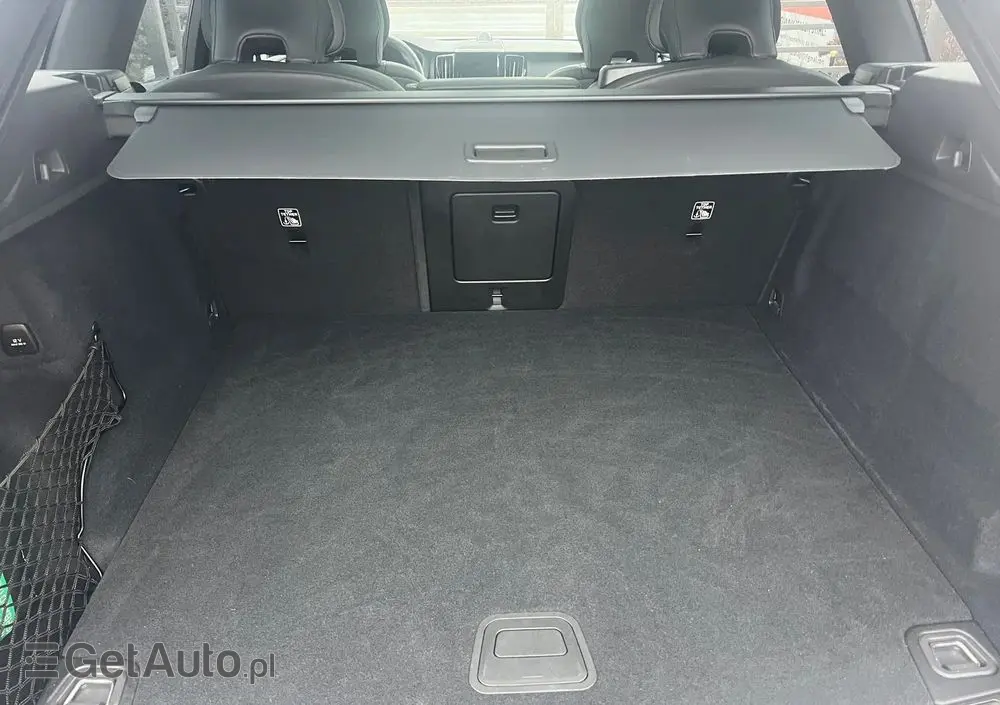 VOLVO XC 60 B5 B AWD Ultra Black Edition