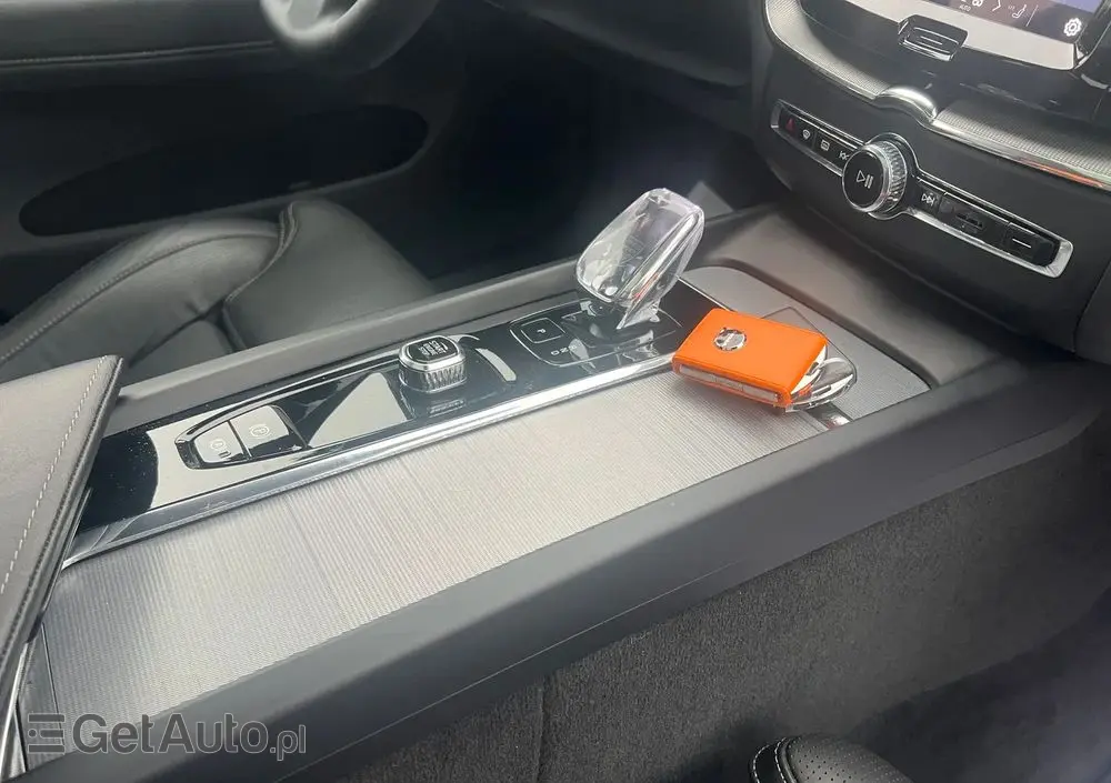 VOLVO XC 60 B5 B AWD Ultra Black Edition