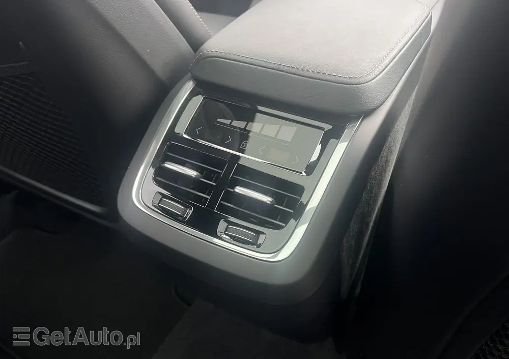 VOLVO XC 60 B5 B AWD Ultra Black Edition