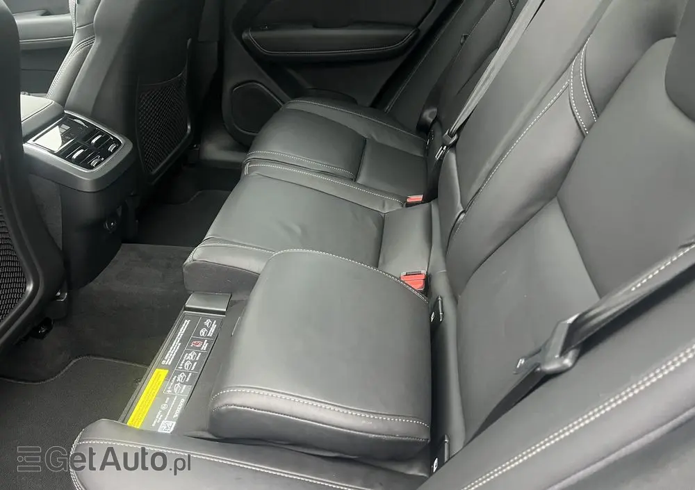 VOLVO XC 60 B5 B AWD Ultra Black Edition