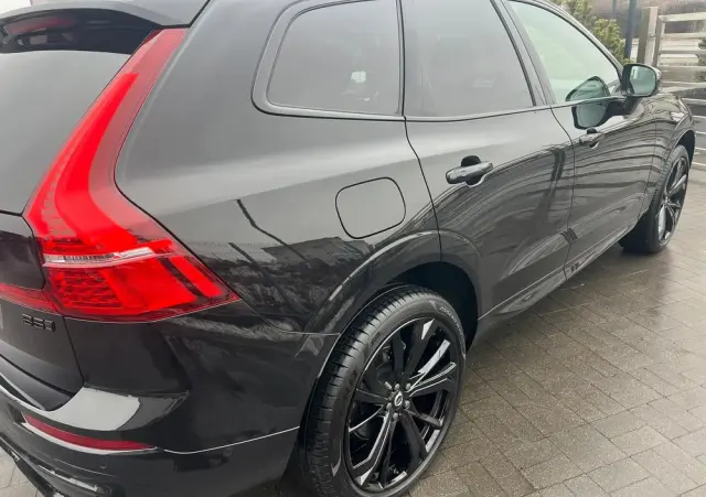VOLVO XC 60 B5 B AWD Ultra Black Edition