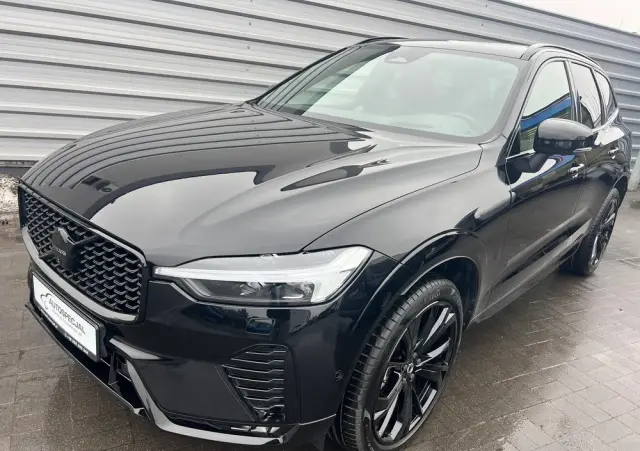 VOLVO XC 60 B5 B AWD Ultra Black Edition