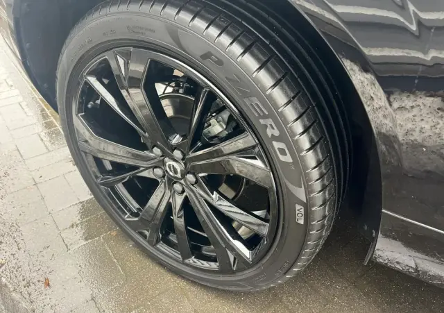 VOLVO XC 60 B5 B AWD Ultra Black Edition