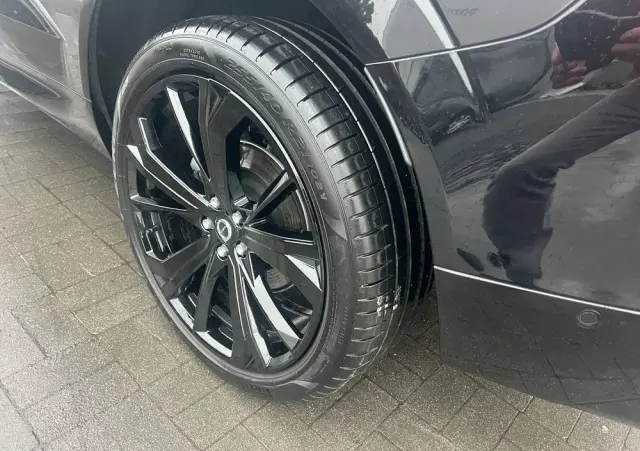 VOLVO XC 60 B5 B AWD Ultra Black Edition