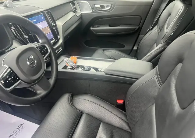 VOLVO XC 60 B5 B AWD Ultra Black Edition