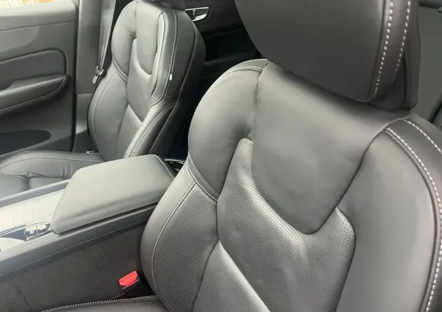 VOLVO XC 60 B5 B AWD Ultra Black Edition