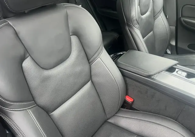 VOLVO XC 60 B5 B AWD Ultra Black Edition