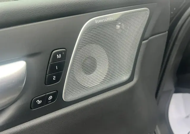 VOLVO XC 60 B5 B AWD Ultra Black Edition