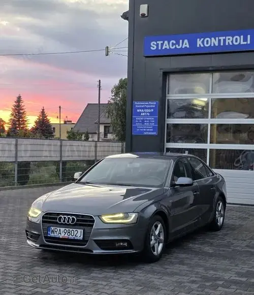 AUDI A4 