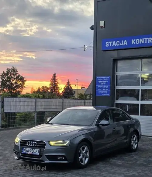 AUDI A4 