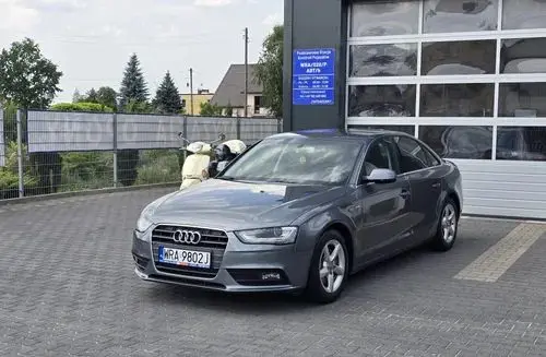 AUDI A4 