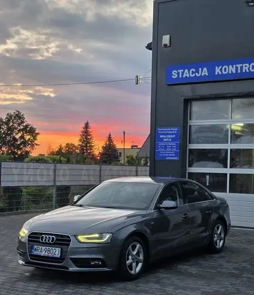 AUDI A4 