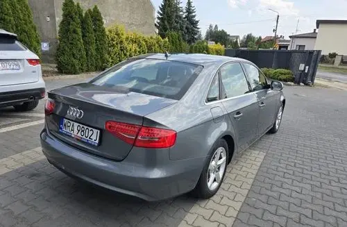 AUDI A4 