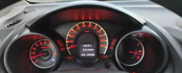 HONDA Jazz 1.2 i-VTEC (90 KM)