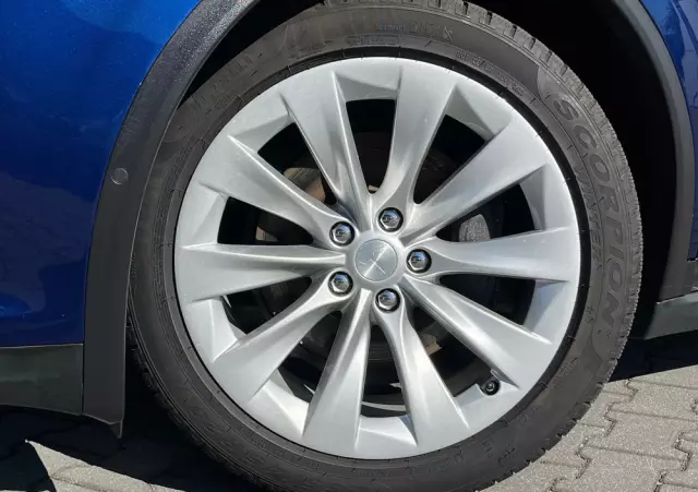 TESLA Model X Long Range Plus