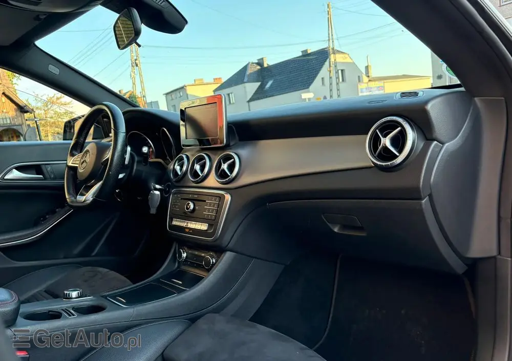 MERCEDES-BENZ CLA 200 7G-DCT AMG Line