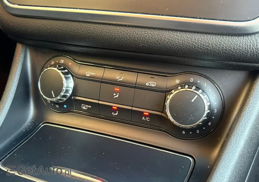 MERCEDES-BENZ CLA 200 7G-DCT AMG Line