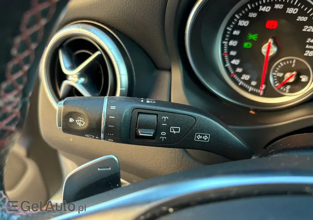 MERCEDES-BENZ CLA 200 7G-DCT AMG Line