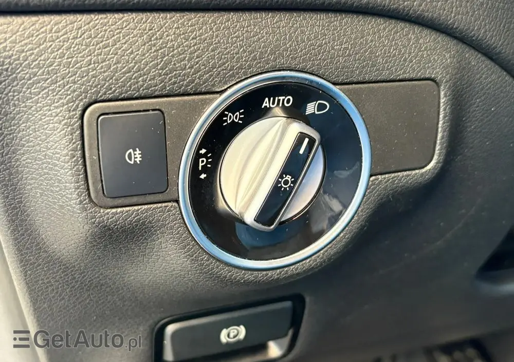 MERCEDES-BENZ CLA 200 7G-DCT AMG Line