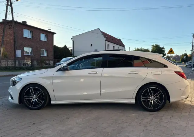 MERCEDES-BENZ CLA 200 7G-DCT AMG Line